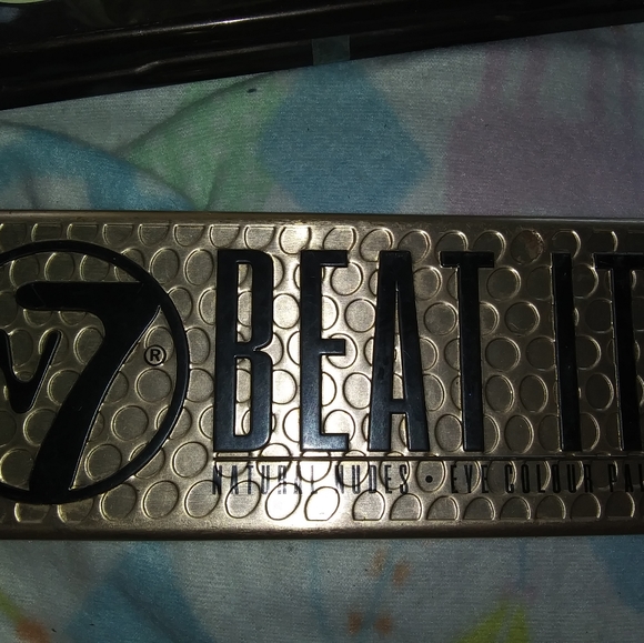 Makeup - Picture 2 of 2